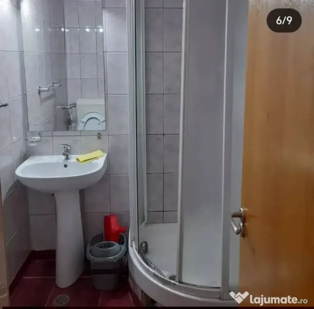 Ofer spre închiriere apartament 3 camere Rolast