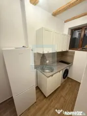 Garsonieră cochetă de închiriat în Schei