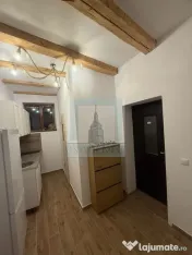 Garsonieră cochetă de închiriat în Schei 