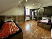 Două camere într-o casă de inchiriat, cu acces la bucăt? 