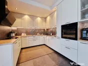 Casa eficienta energetic cu finisaje si dotari premium