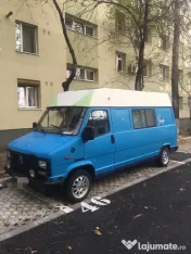 Vând Peugeot j5 