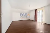 Casă din 2010 (3 dormitoare, două băi și garaj) 