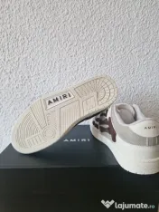 Adidași Alb-Maro – Design Modern