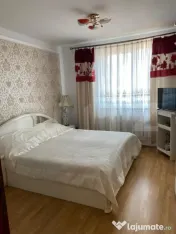 Apartament 4 camere de vanzare cu parcare inclusa, Zona de J 