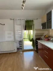Apartament 4 camere de vanzare cu parcare inclusa, Zona de J 