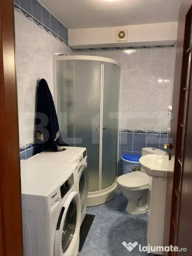 Apartament 4 camere de vanzare cu parcare inclusa, Zona de J
