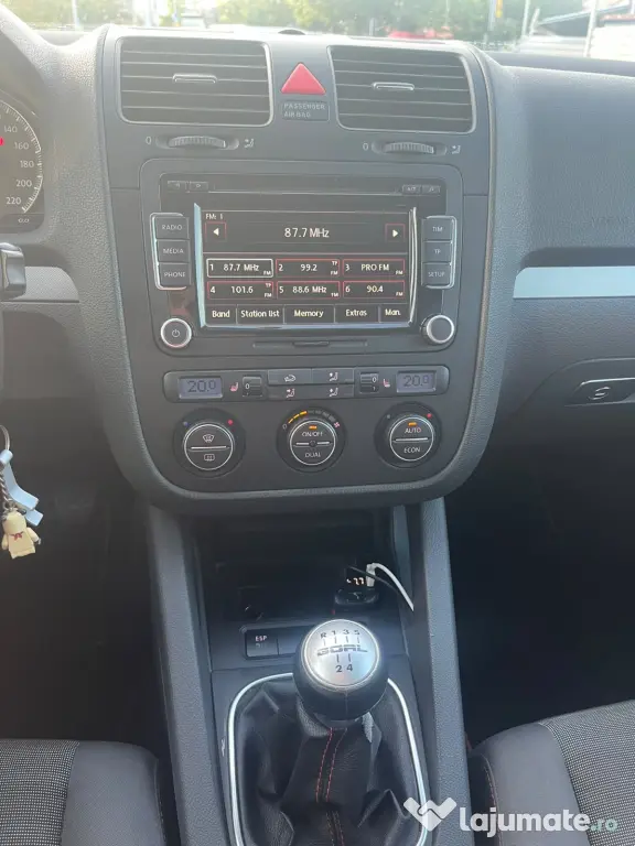 Volkswagen Golf 5 2006 1.4benzina 80CP