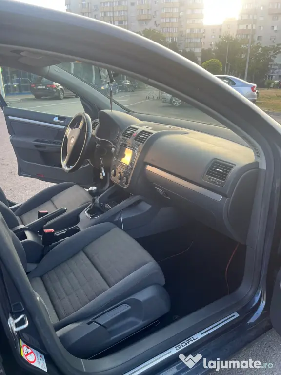 Volkswagen Golf 5 2006 1.4benzina 80CP