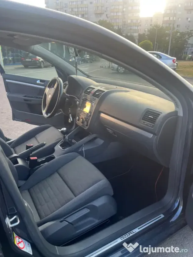 Volkswagen Golf 5 2006 1.4benzina 80CP