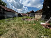 Casă tradițională, teren 2.043 mp zona Aghiresu 
