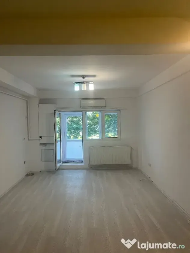 Proprietar ofer spre inchiriere spatiu comercial Militari Residence