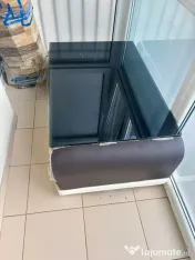 Coltar de piele cu masa si perne 