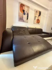 Coltar de piele cu masa si perne 