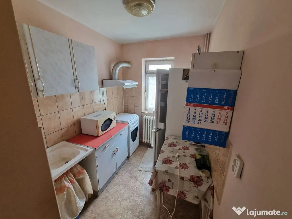 Apartament 3 camere zona Km 4-5