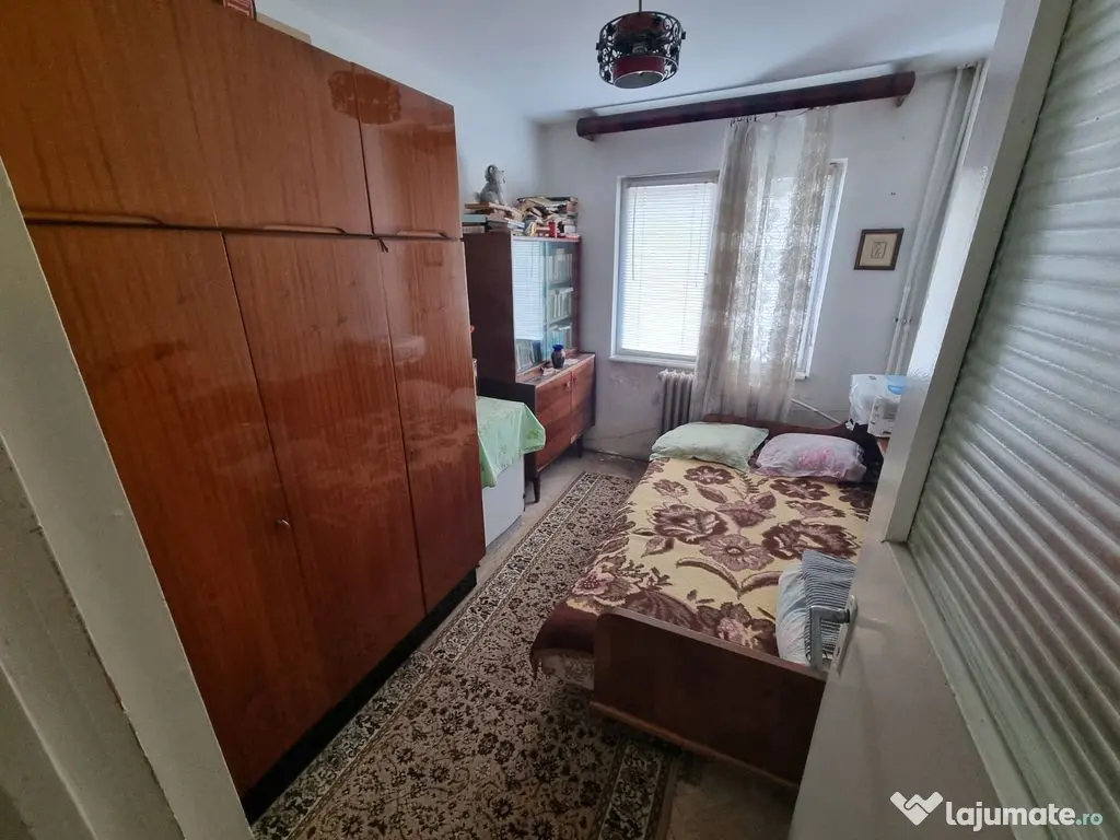 Apartament 3 camere zona Km 4-5