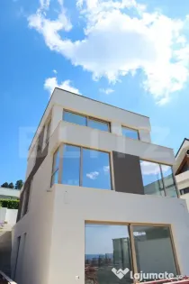 Vilă premium cu panoramă spectaculoasă în Wonderland –