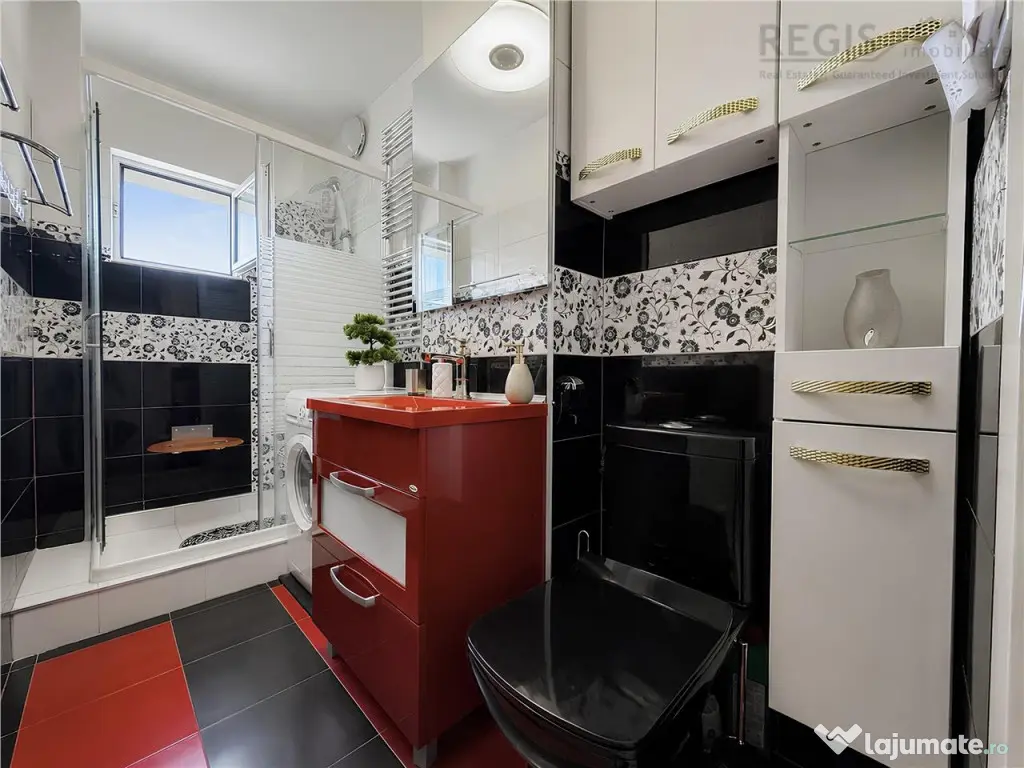 Apartament renovat cu 2 camere si parcare zona Judetean
