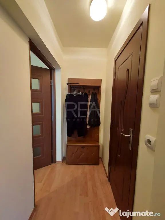 2 camere Vergului, et. 5, 52 mp, reabilitat