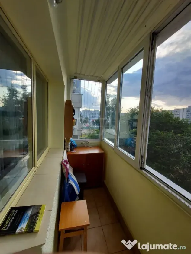 2 camere Vergului, et. 5, 52 mp, reabilitat