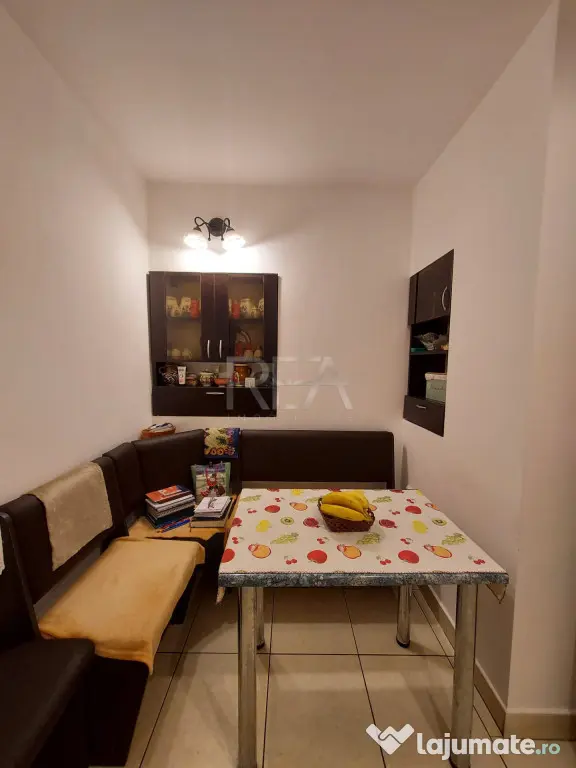 2 camere Vergului, et. 5, 52 mp, reabilitat