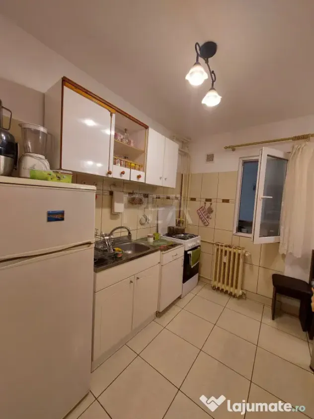2 camere Vergului, et. 5, 52 mp, reabilitat