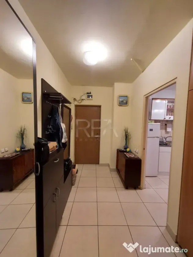 2 camere Vergului, et. 5, 52 mp, reabilitat