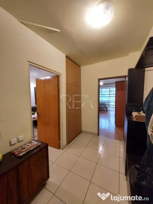 2 camere Vergului, et. 5, 52 mp, reabilitat