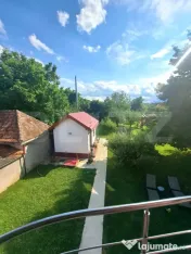 Casă spațioasă cu teren de 1.000 mp în Cristian, Brașov 