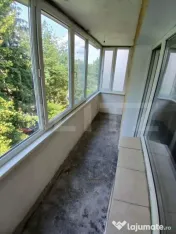 Apartament cu 2 camere, semidecomandat, în zonă liniștit?
