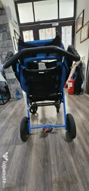 Cărucior pentru copii cu dizabilități