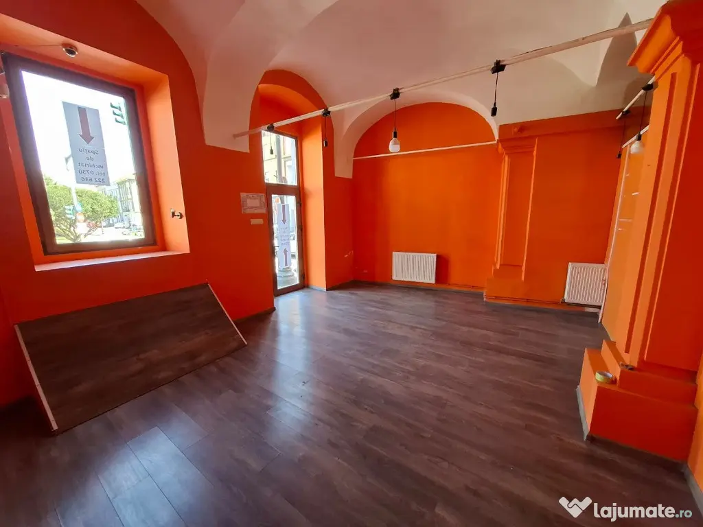 Vand spatiu comercial - Piata Avram Iancu ID: 41360
