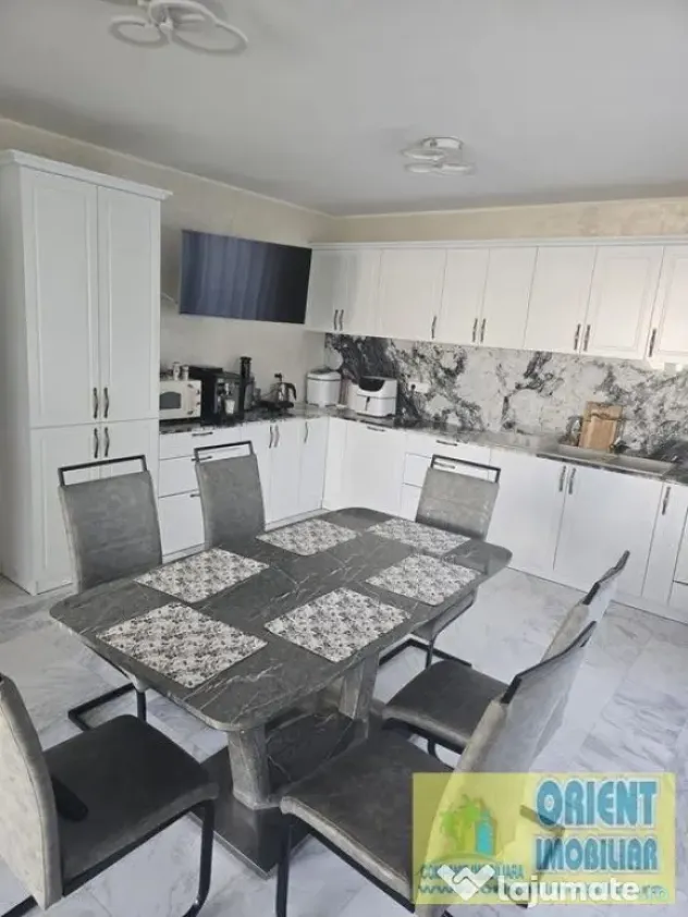 Valu lui Traian, casa de vanzare, 4 camere, spatioasa