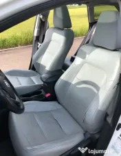 Toyota Auris Hybrid Sports Touring 2013 