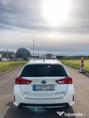 Toyota Auris Hybrid Sports Touring 2013 