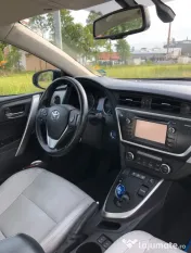 Toyota Auris Hybrid Sports Touring 2013 