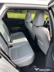 Toyota Auris Hybrid Sports Touring 2013 