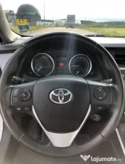 Toyota Auris Hybrid Sports Touring 2013 