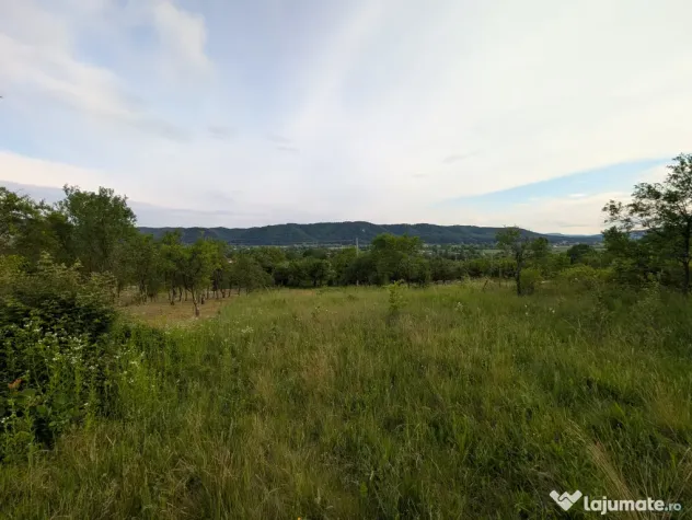 Teren intravilan de 3.000 mp cu priveliște panoramică în Băbeni, jud. Sălaj
