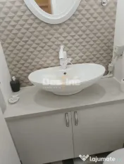 Vă oferim spre inchiriere apatrament 3 camere decomandat