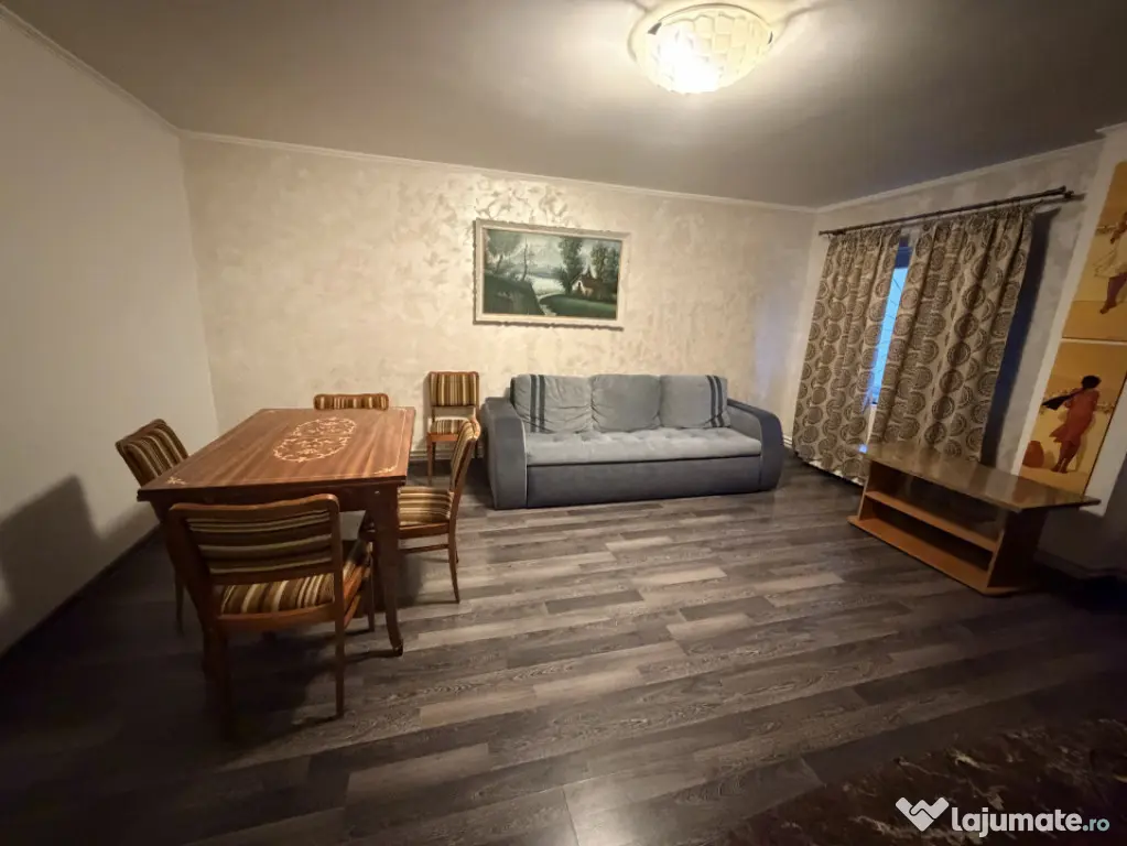 Apartament 4 camere decomandat, 98 mp, zona 1 Mai - Parcul R