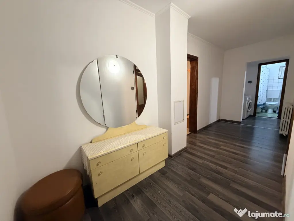 Apartament 4 camere decomandat, 98 mp, zona 1 Mai - Parcul R