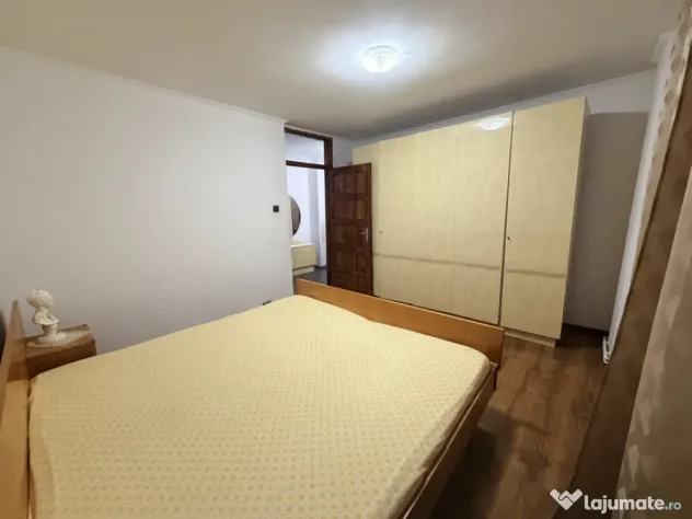 Apartament 4 camere decomandat, 98 mp, zona 1 Mai - Parcul R