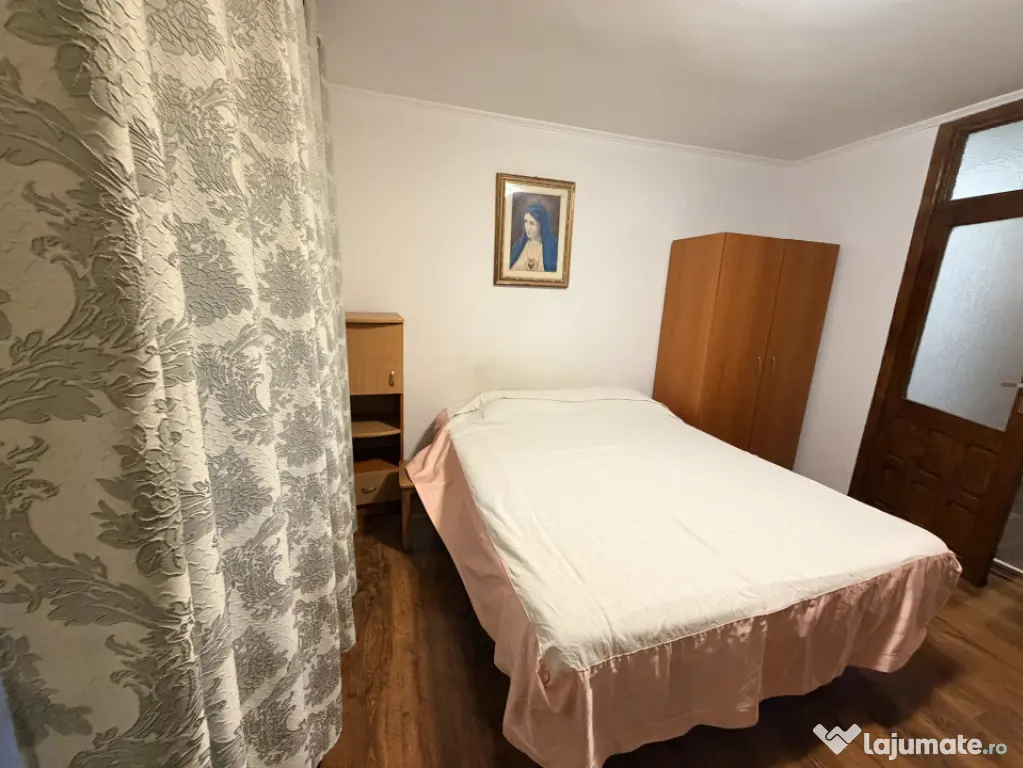 Apartament 4 camere decomandat, 98 mp, zona 1 Mai - Parcul R