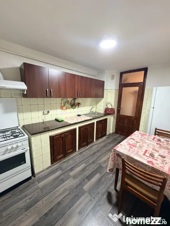 Apartament 4 camere decomandat, 98 mp, zona 1 Mai - Parcul R - Craiova (Dolj)