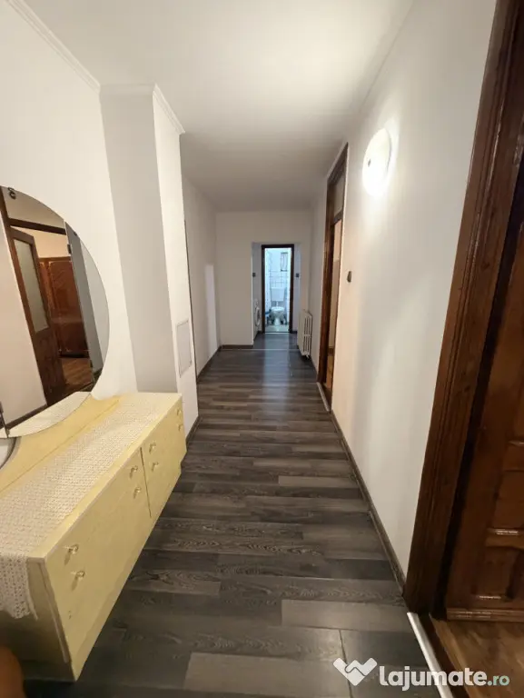 Apartament 4 camere decomandat, 98 mp, zona 1 Mai - Parcul R