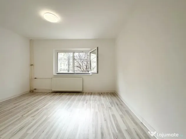 Etaj 1, în fața Parcului: 2 Camere in bloc din 87 reabi...