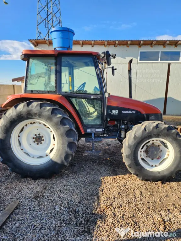 Tractor New Holland L95 Dt, an 2000, cutie viteze mecanica 4x4. IMPORT