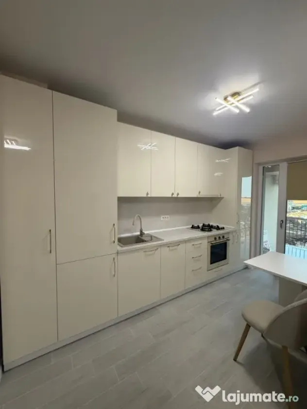 Berceni metrou studio etaj 3