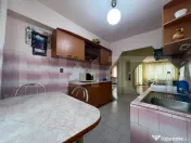 Apartament 3 camere decomandat, etaj 1, zona Cantemir 